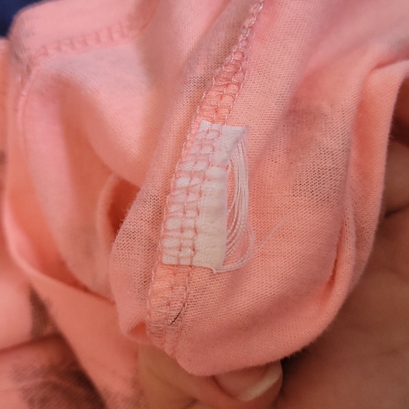 š3/$10 Curious Gypsy Neon Coral Pink Feather-print V-neck T-Shirt - Picture 6 of 8